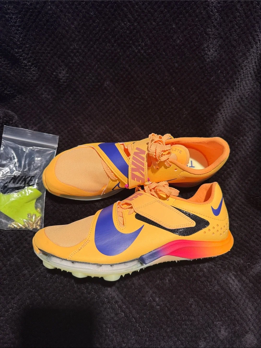 Nike Men’s Orange Long Jump Cleats with Purple Swoosh FZ9326-800 size 6 NWOB